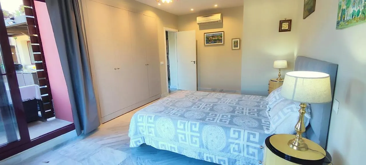 Gorgeous 3 Bedrooms In Villa Natural Reserve Park! 埃斯特波纳 招待所